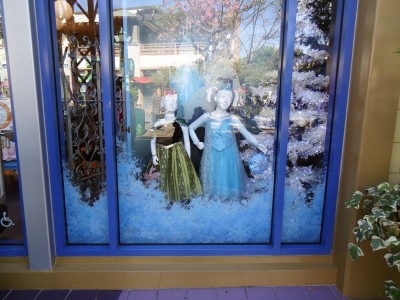 Disney-365-Store-Frozen-Decals-for-window-display