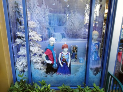 Disney-365-Store-Frozen-Waterfall-Display