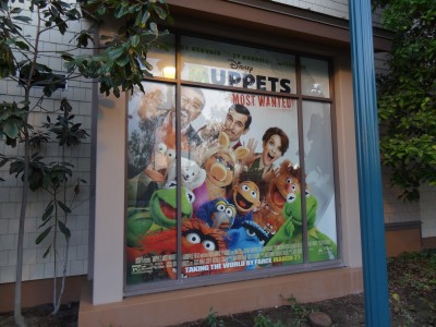Disney-Tram-Stop-Window-Muppets
