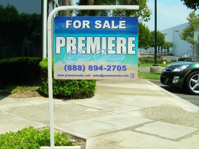 Premiere-Portable-Real-Estate-Sign