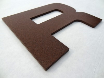 Rizo-Flat-cut-aluminum-with-rust-powdercoat-finish