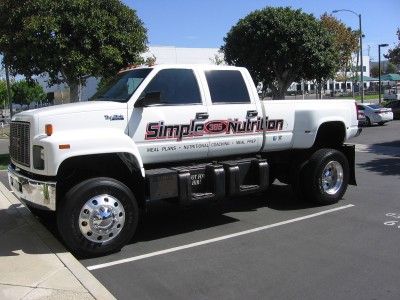Simple-Nutrition-truck-lettering-1