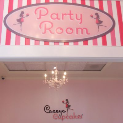 Caseys-Cupcakes-acrylic-panel-and-dimensional-letters