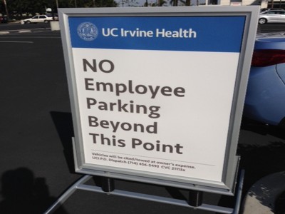 UC-Irvine-Windmaster-Flexible-Curb-Sign